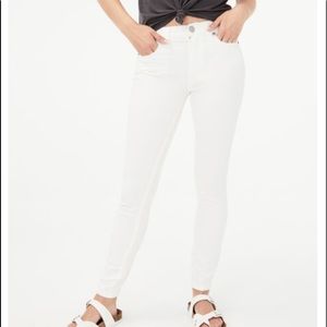 AEROPOSTALE HIGH WAISTED JEGGING - WHITE - SIZE 00